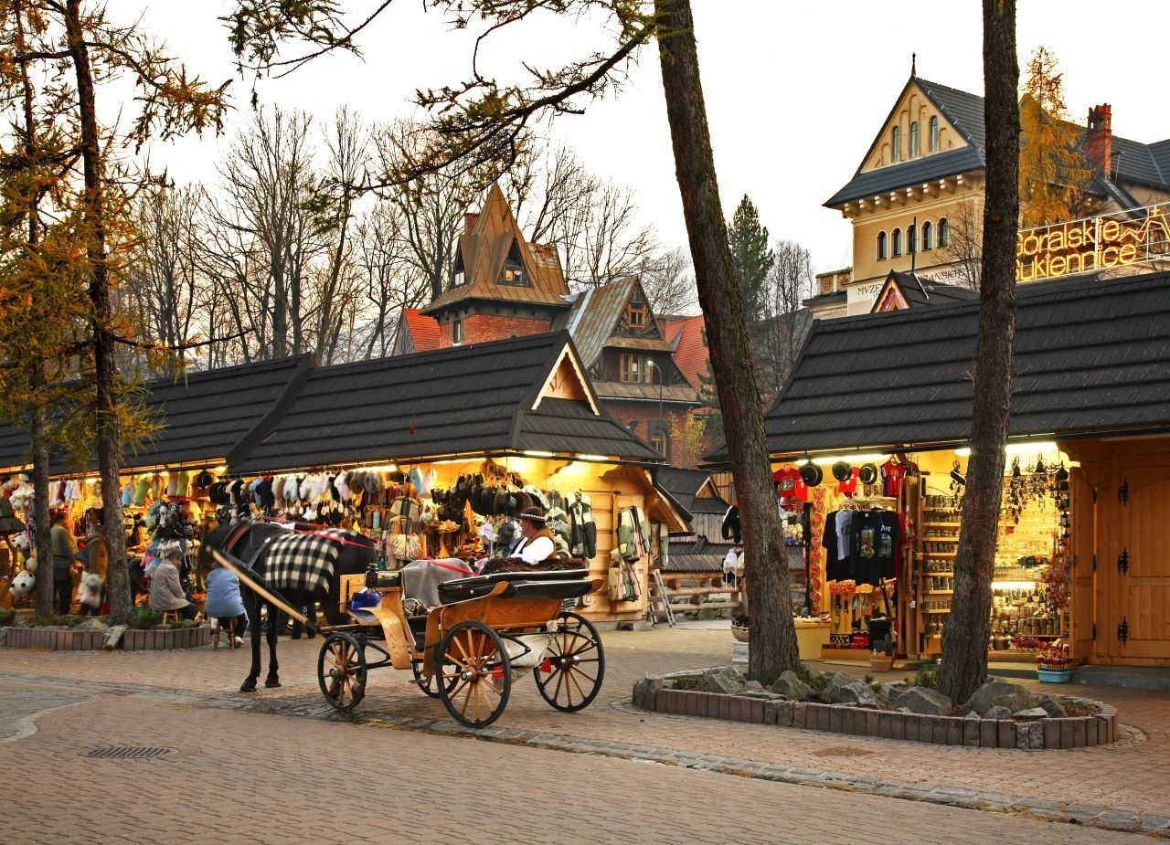 Traditional highlander market and horse-drawn carriage in Zakopane