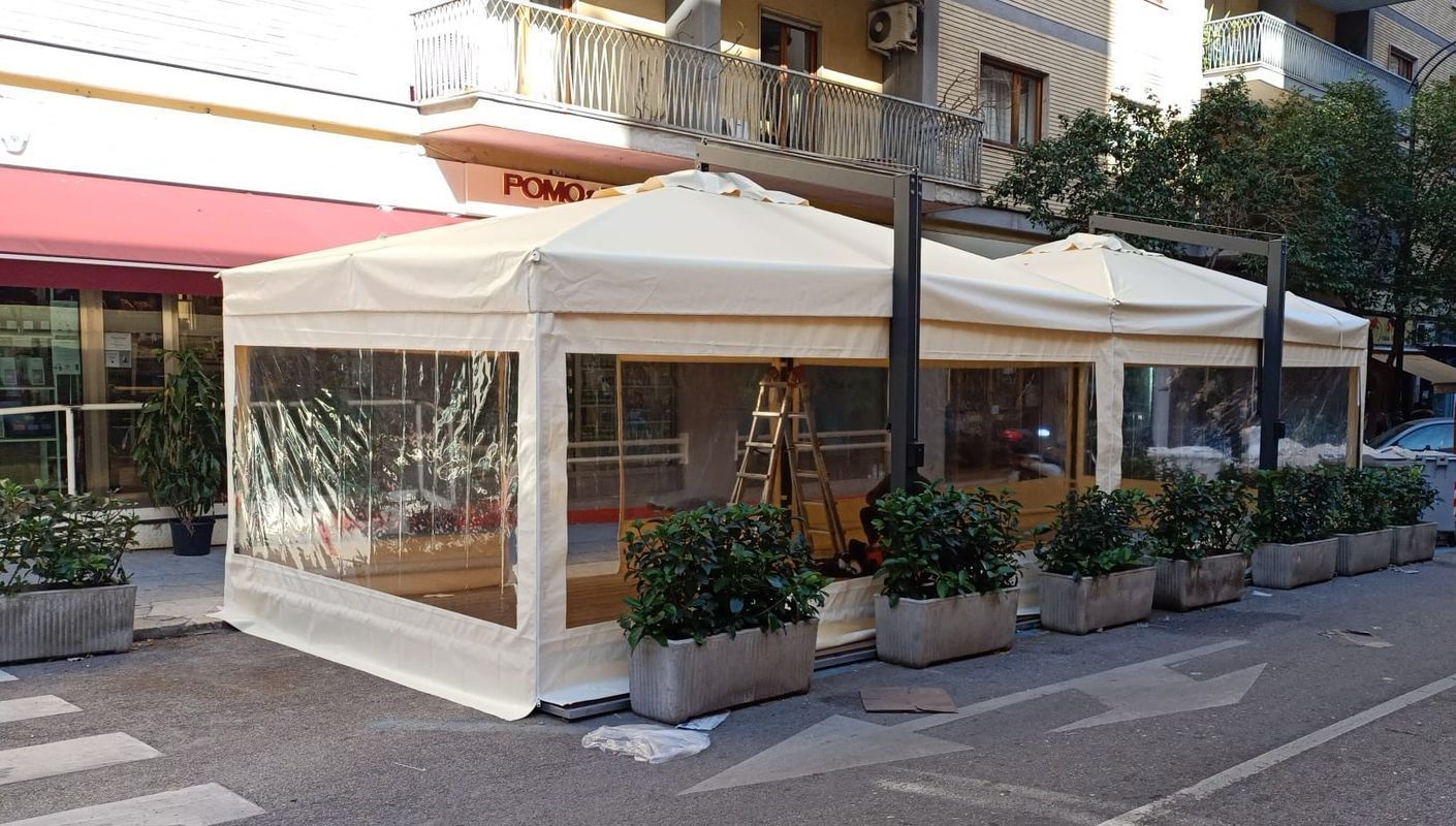 SISTEMI A DEHORS E GAZEBO