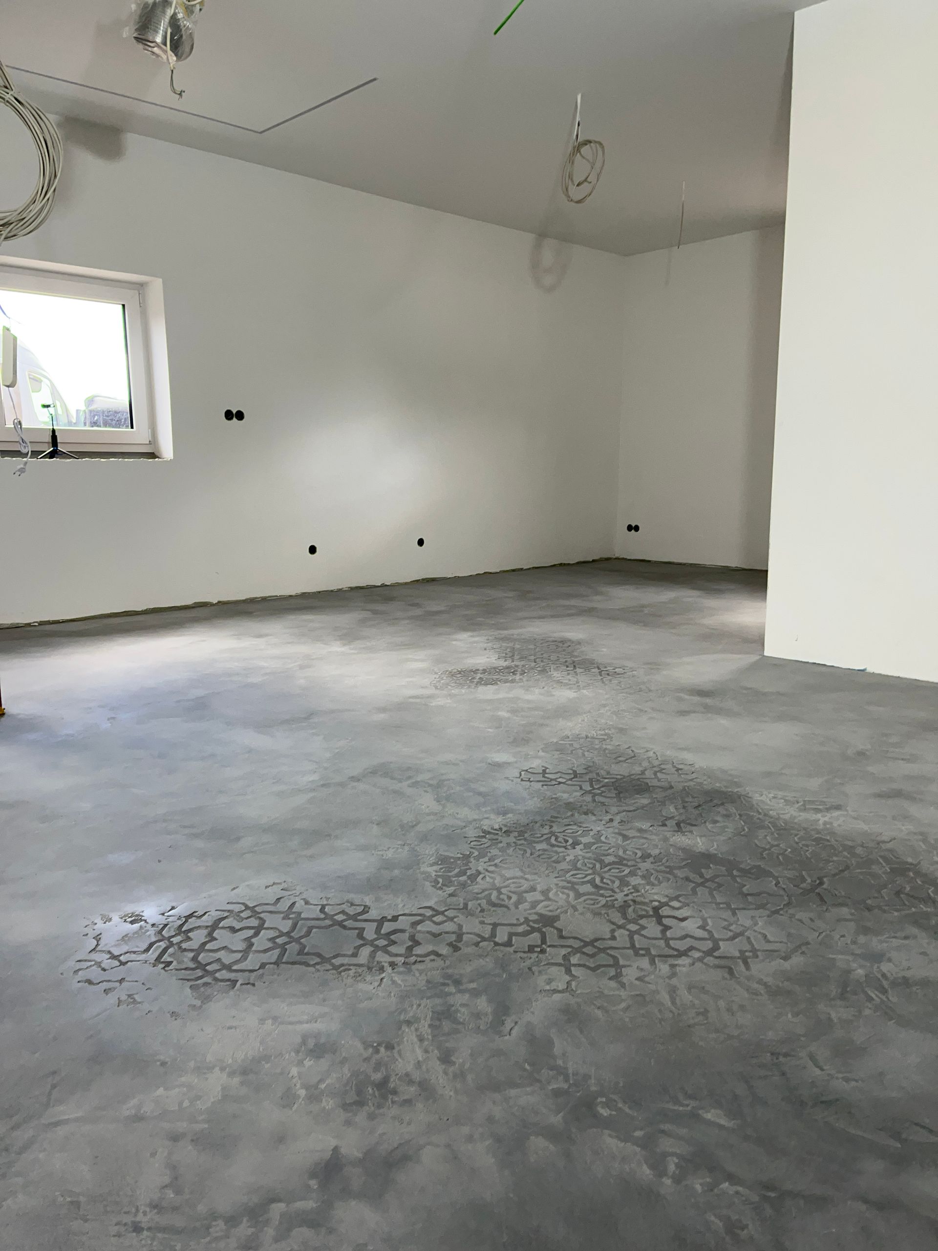 hergestellter Fugenloser Mikrozement Boden mit Betonprodukte von rauMKult Sichtbeton