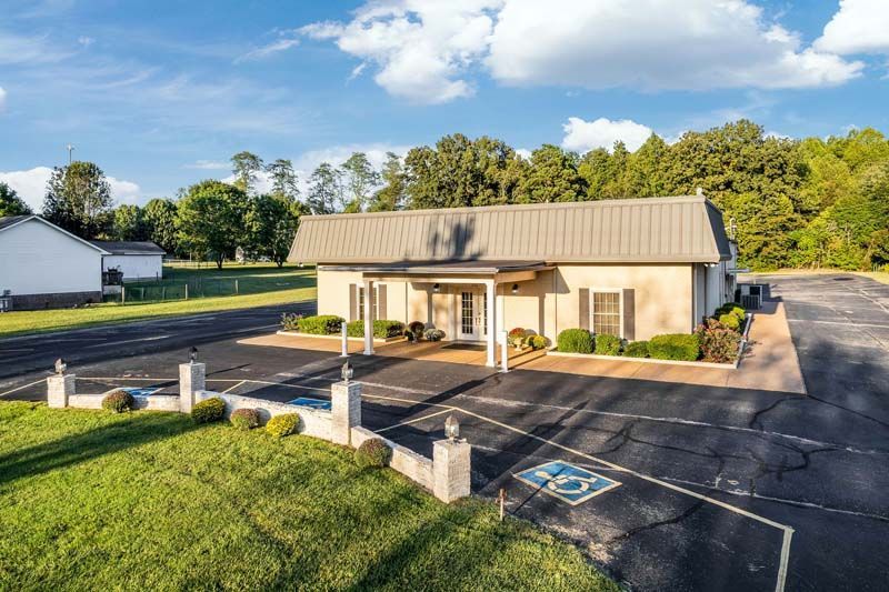 Several Photos of Baxter Chapel of Hopper, Huddleston & Horner Funeral Home