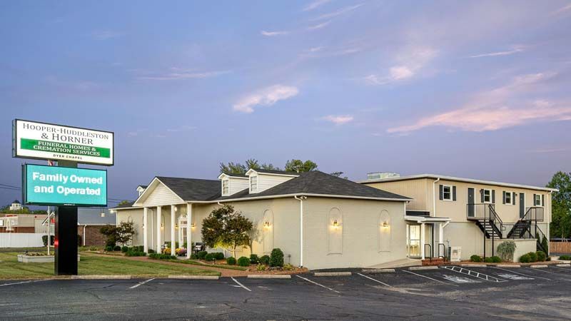 Several Photos of Dyer Chapel of Hooper, Huddleston & Horner Funeral Home