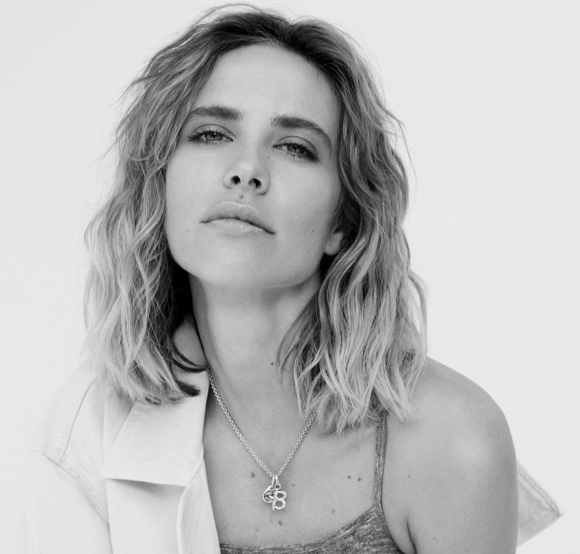 MAKEUP & HAIR. BRISA FENOY. UNO DE 50. CAMPAÑA ALPHABET COLLECTION