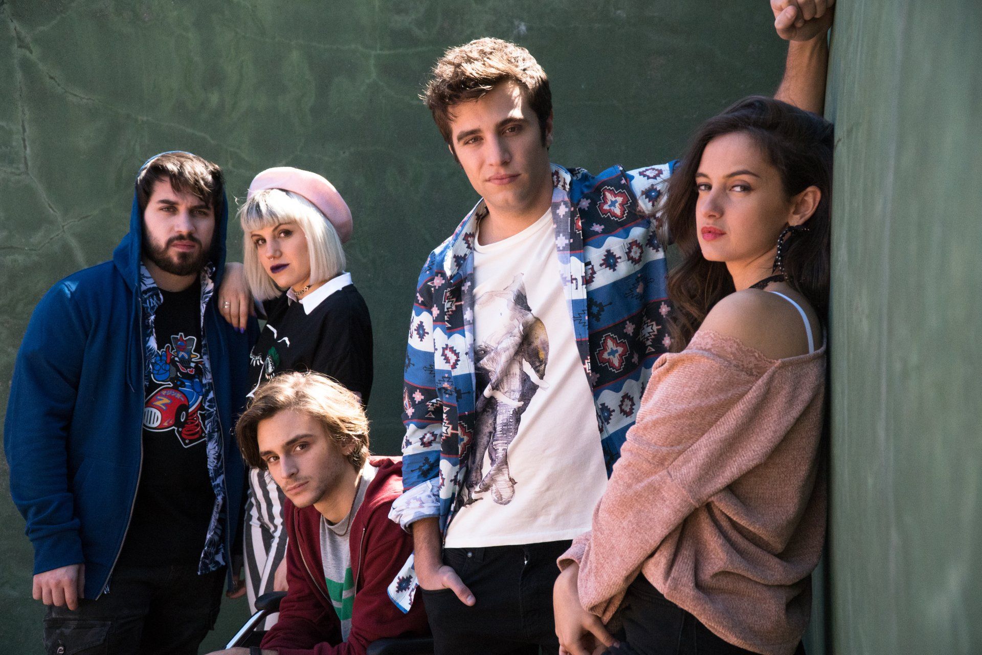 HEAD MAKEUP & HAIR TEAM. BAJO LA RED. SEASON I & II. PLAYZ. TVE. MARÍA DE NATI, ANGU FERNÁNDEZ, POL MONEN, GUILLERMO CAMPRA, MANUEL HUEDO, CLARA ALVARADO, ANA JARA MARTINEZ, MICHAEL RONDA