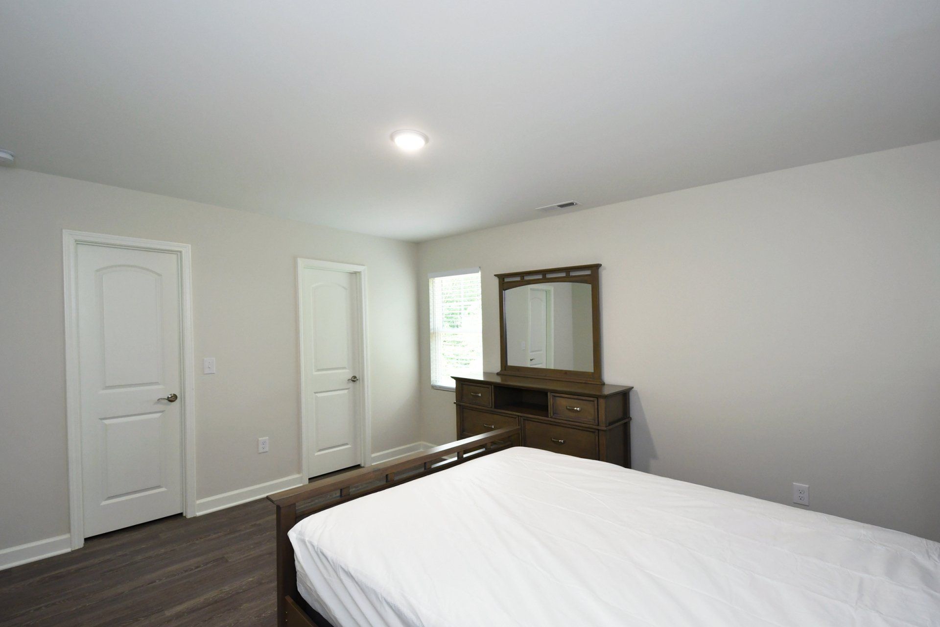 931 long drive bedroom