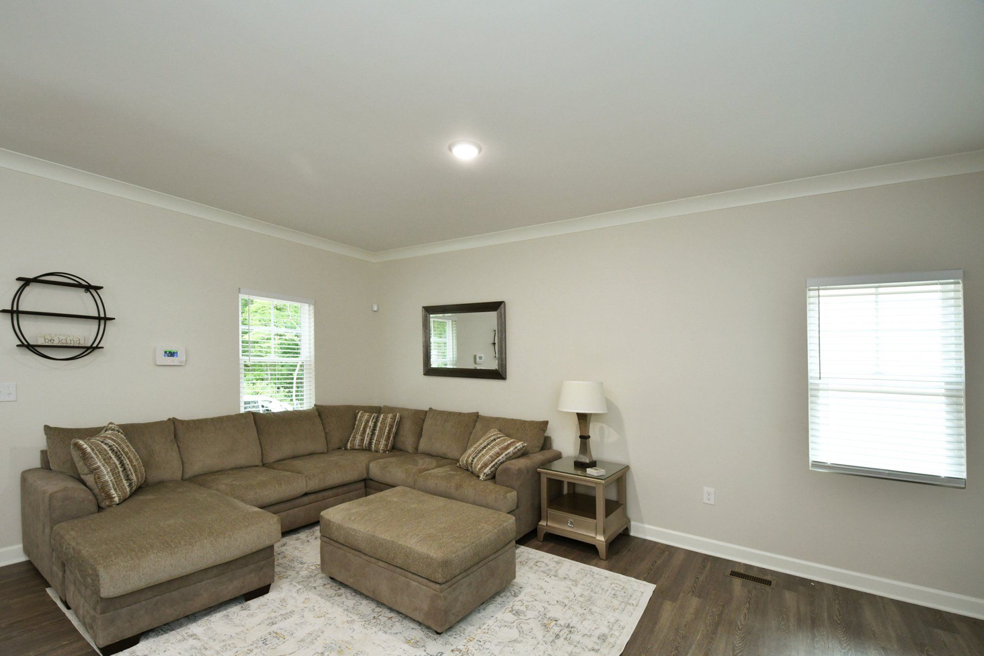 939 Long Drive interior