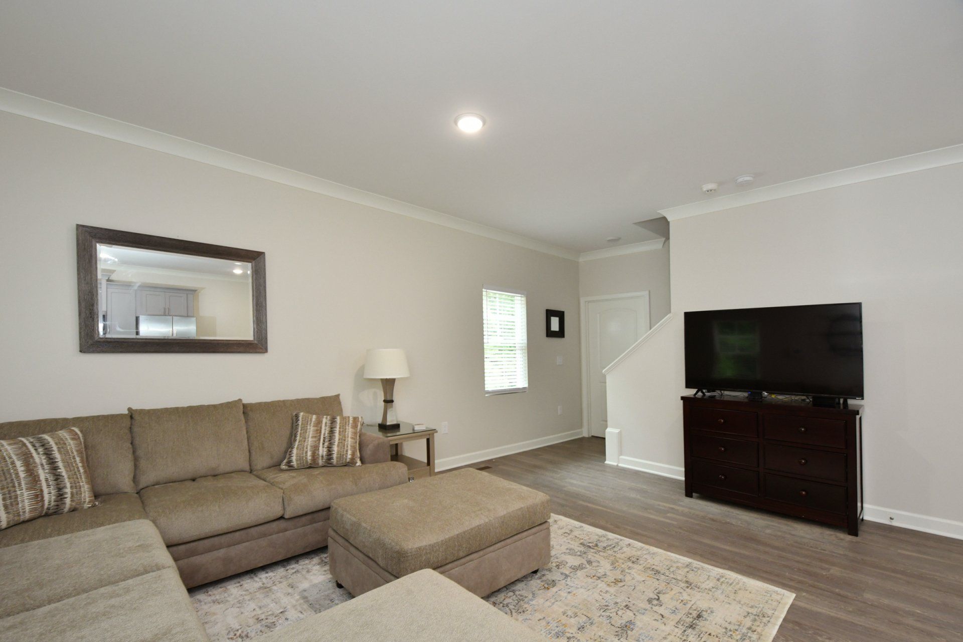 939 Long Drive interior