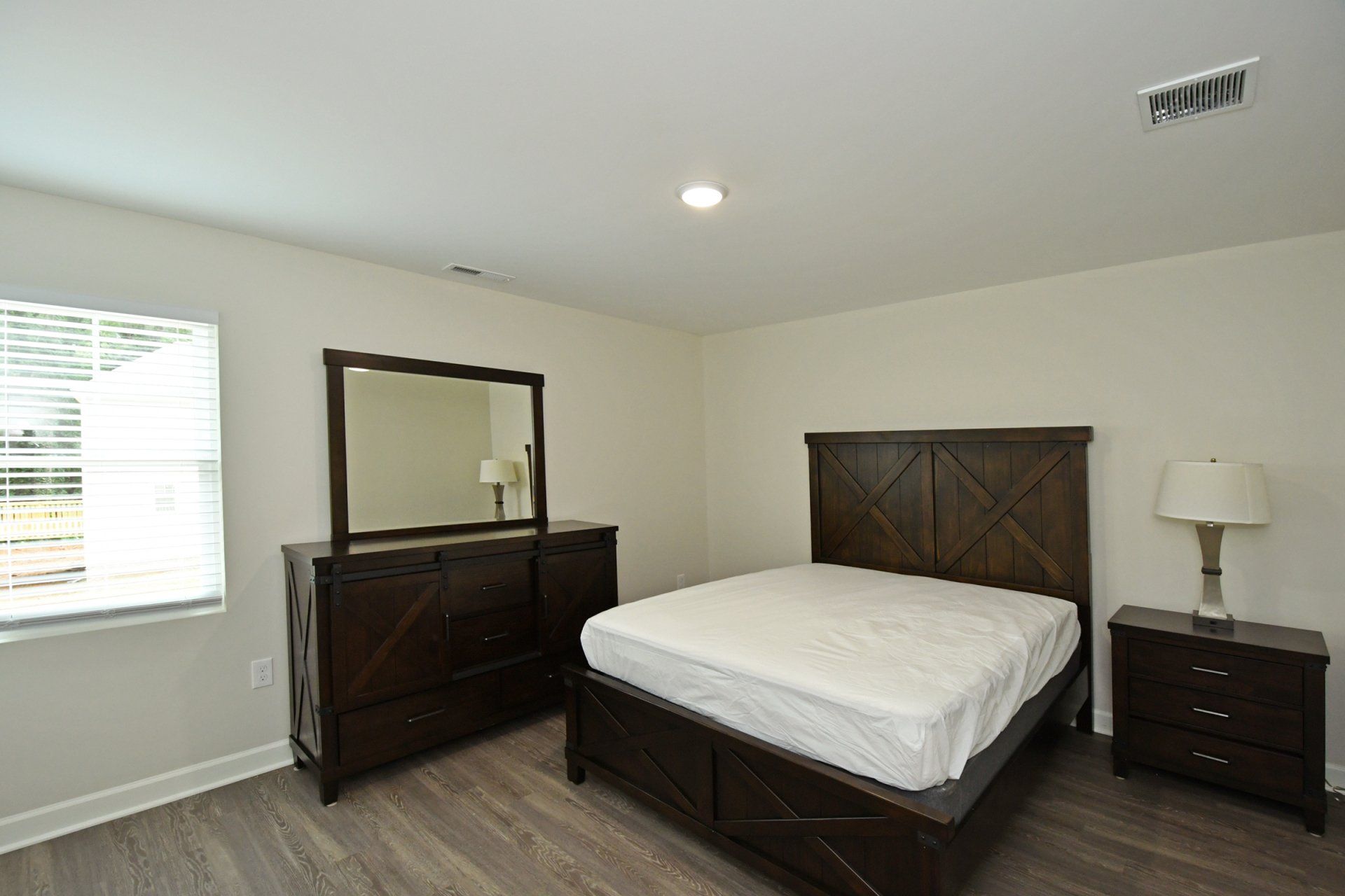 939 Long Drive bedroom