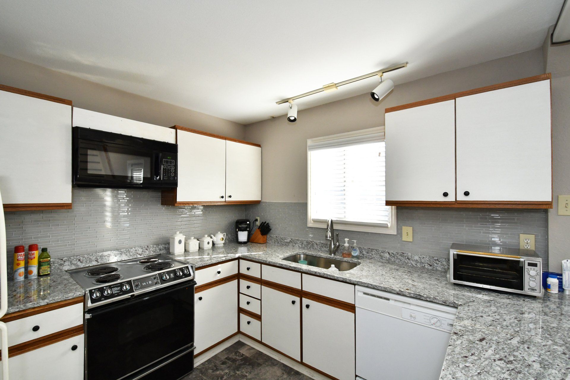 3832 Wake Place Court kitchen