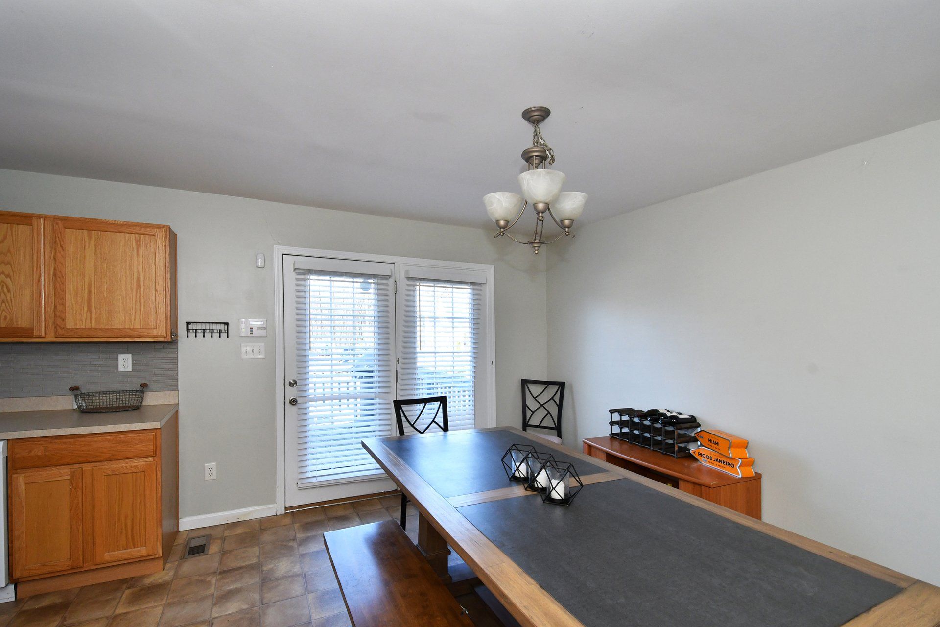 1025 long drive interior