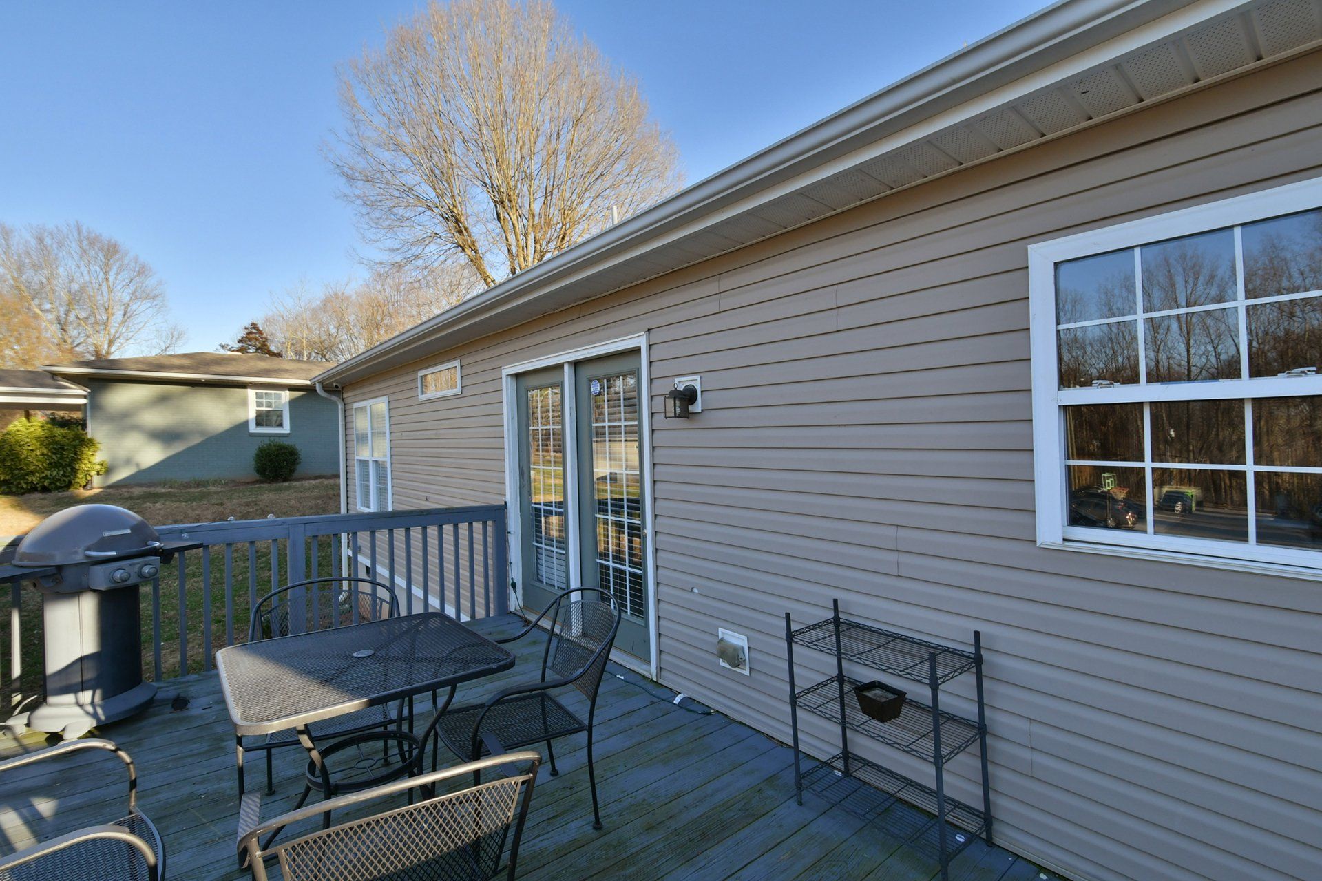 1025 long drive exterior