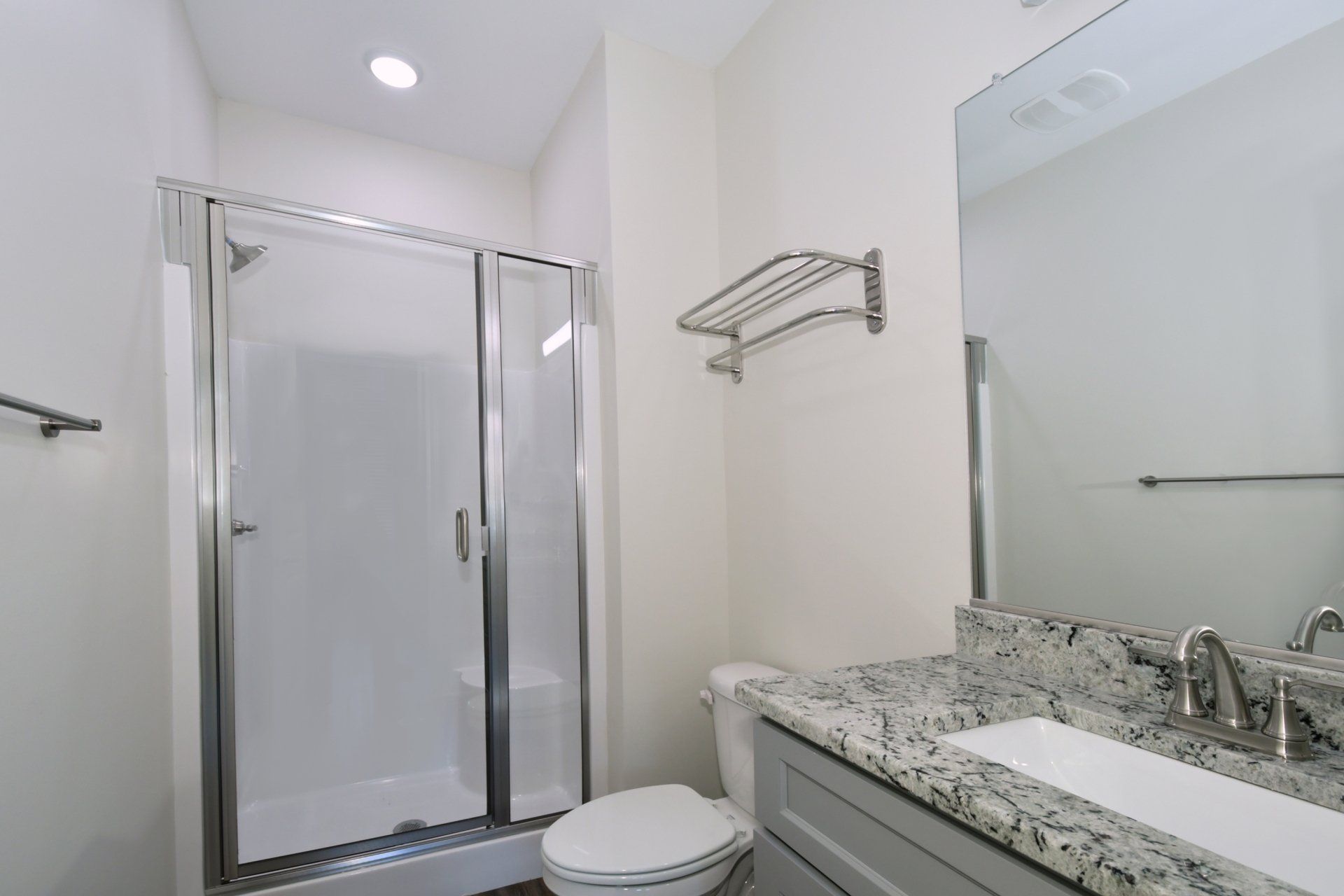 978 palm drive bathroom