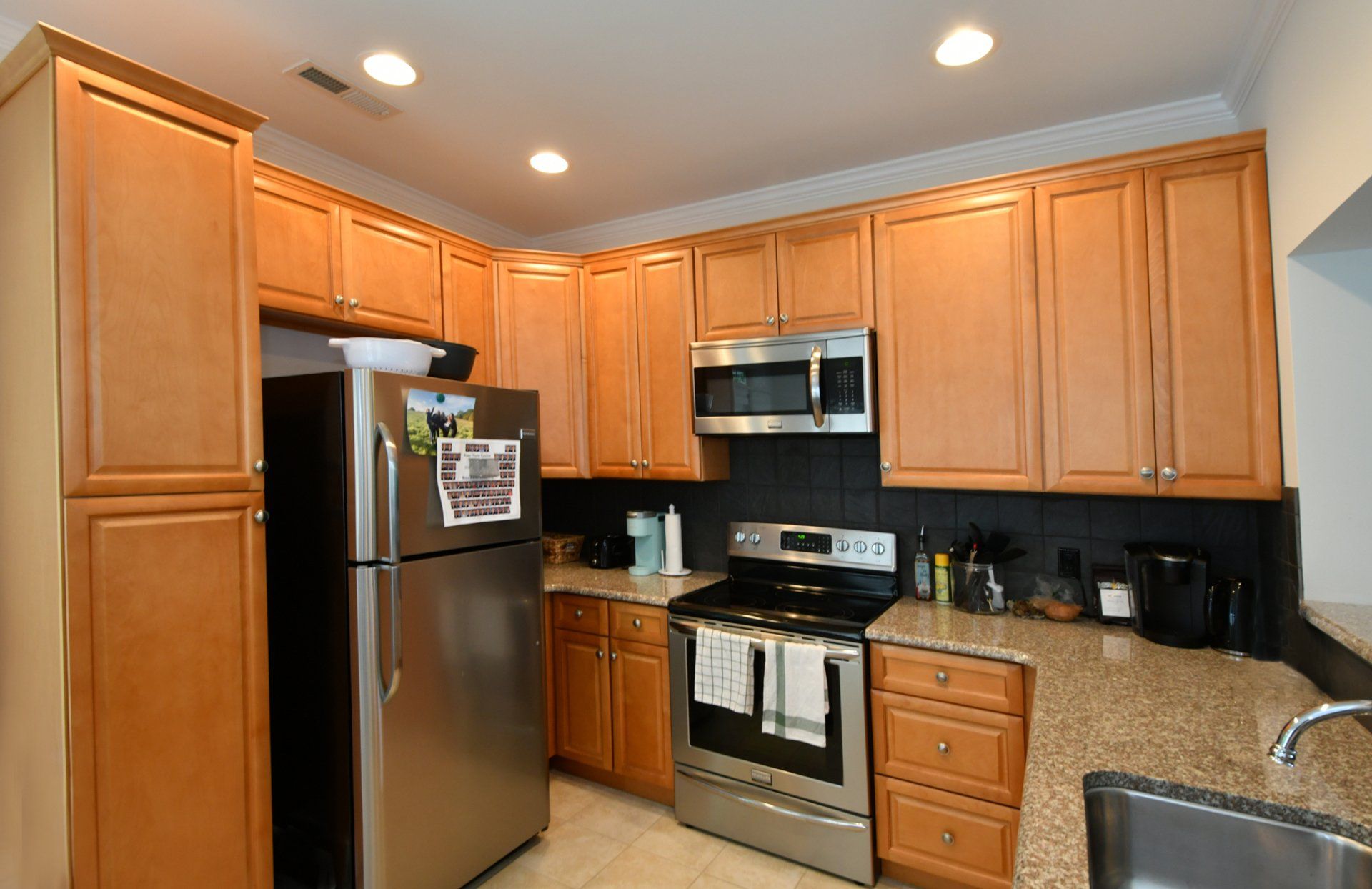 745 Yellowstone kitchen