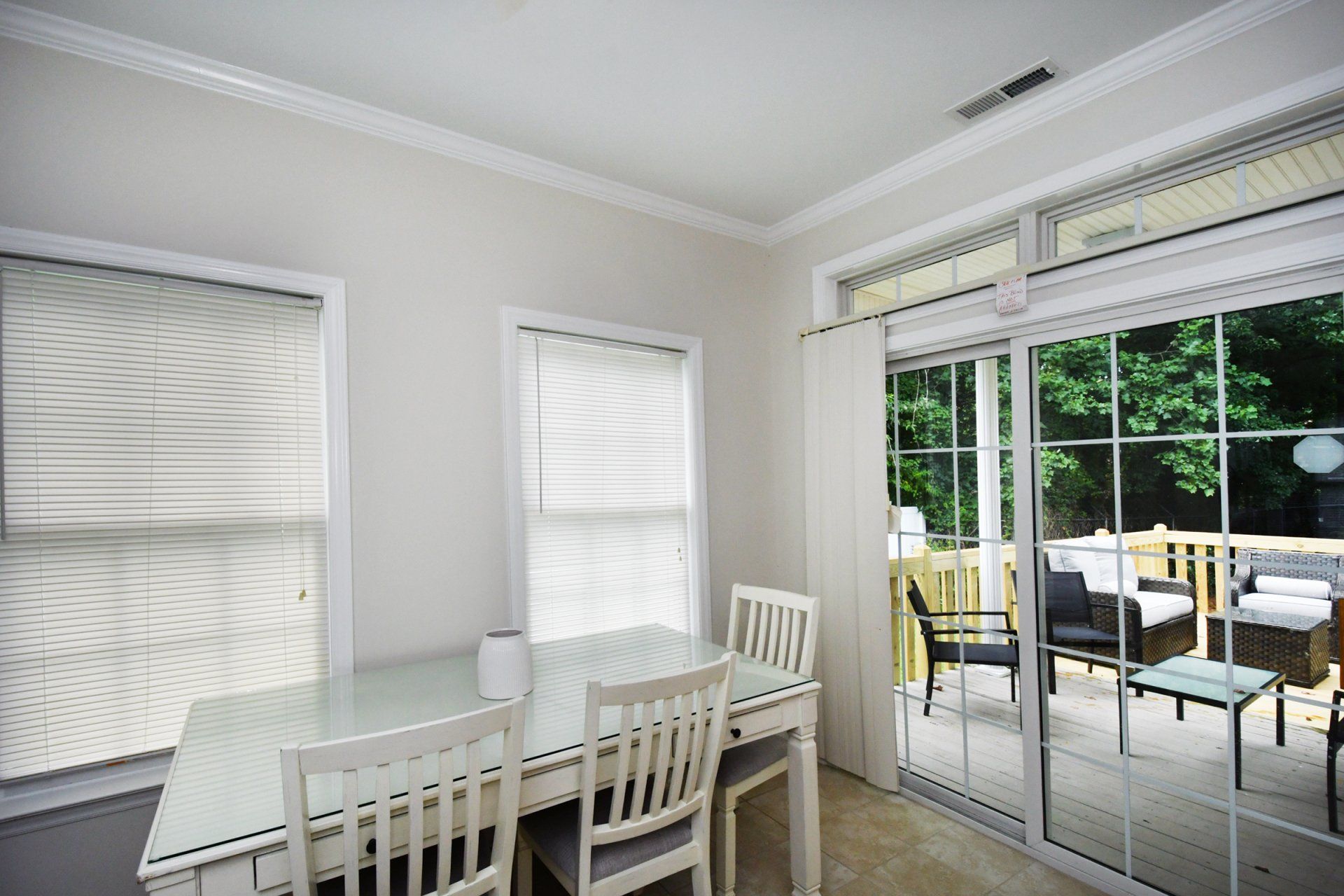 745 Yellowstone dining room