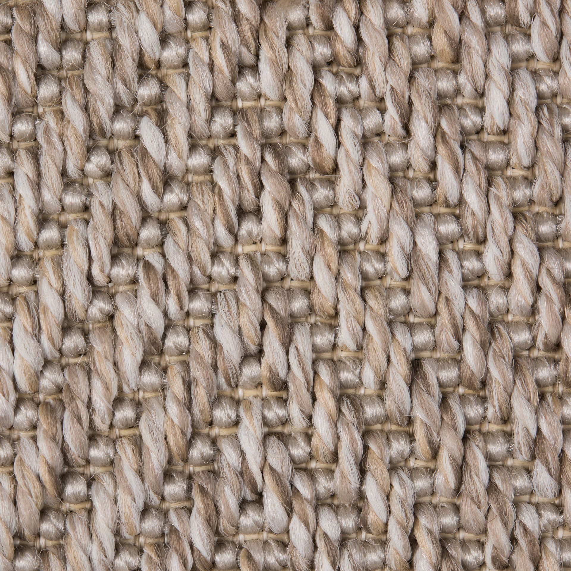 A close up of a carpet with a rope pattern