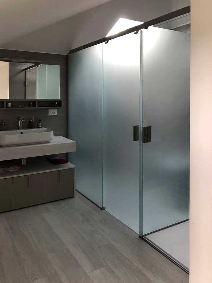 box doccia aisi design in acciaio su misura