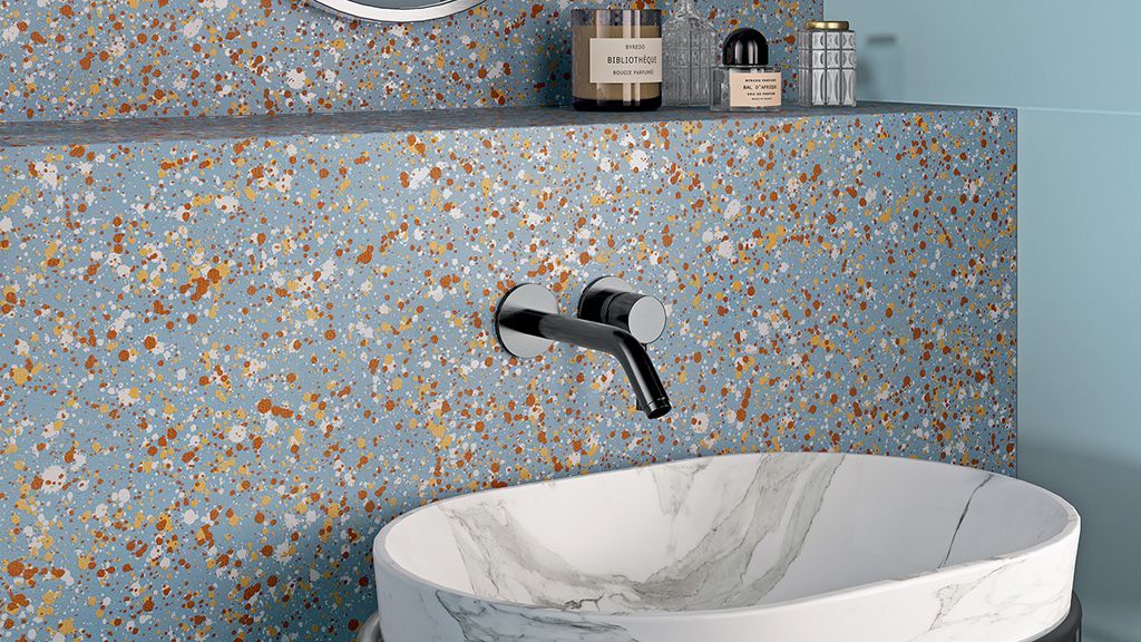 Rivestimento in gres porcellanato serie Gioia di ceramica gardenia orchidea