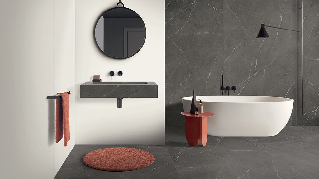 Pavimento e rivestimento in gres porcellanato serie Marmoteca di ceramica gardenia orchidea