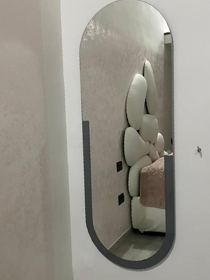 Specchio ovale entrata abitazione