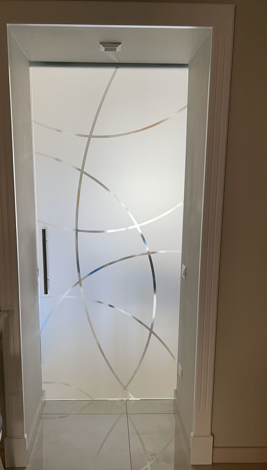 Porta in vetro decorata