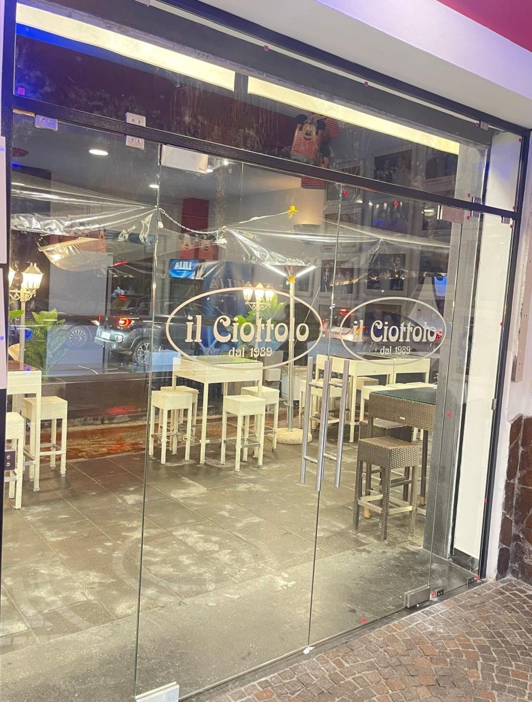 Porte in vetro per negozi