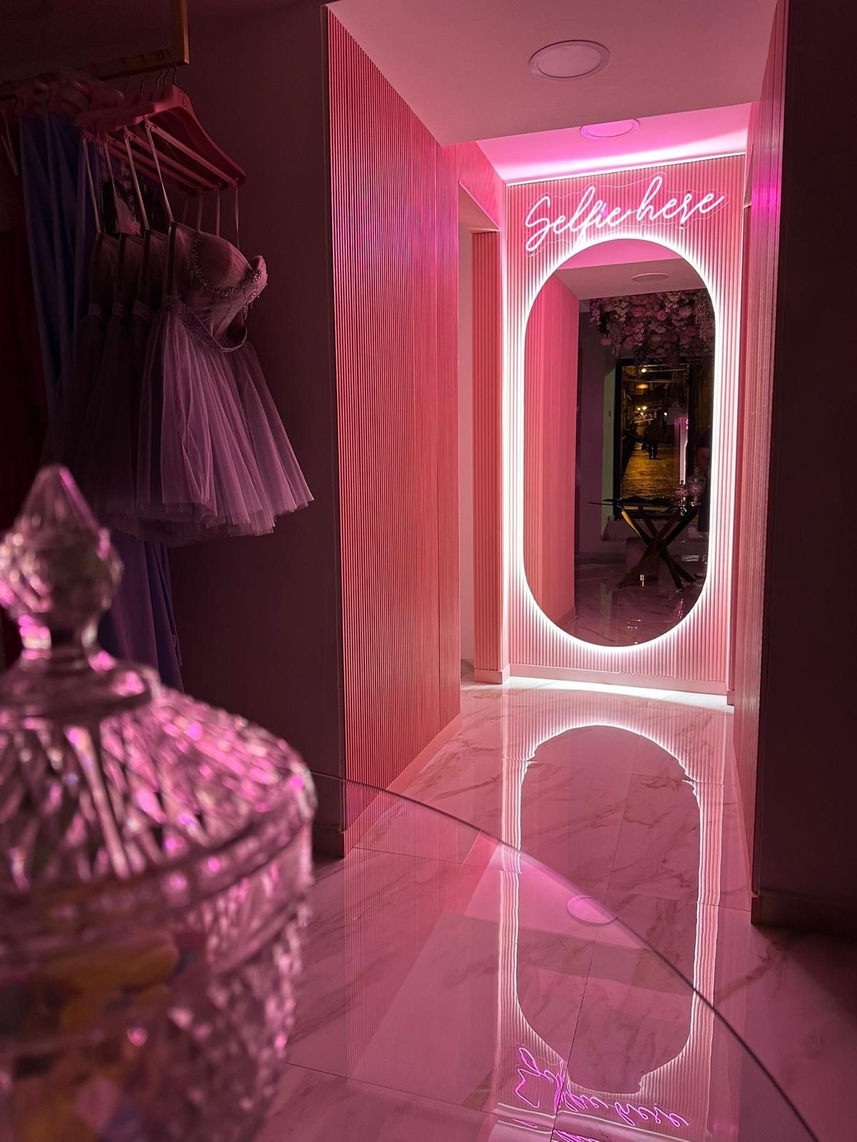 Specchio retroilluminato di design