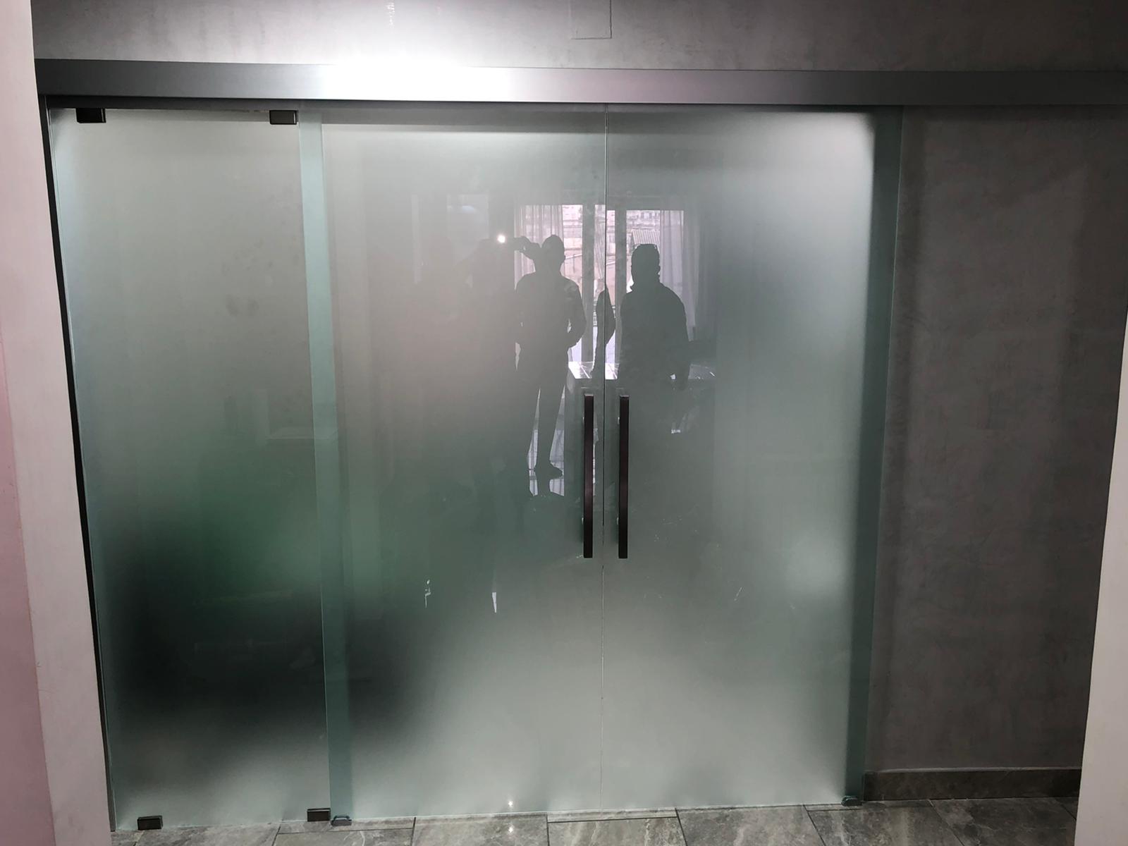 porta doppia anta in vetro