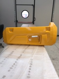 verniciatura gialle su plastica