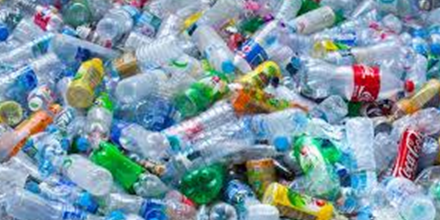 Berg plastic afval.