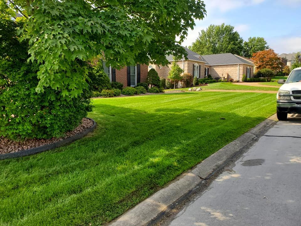Clean And Green Lawn | Saint Charles, MO | Bert's Lawn Maintenance