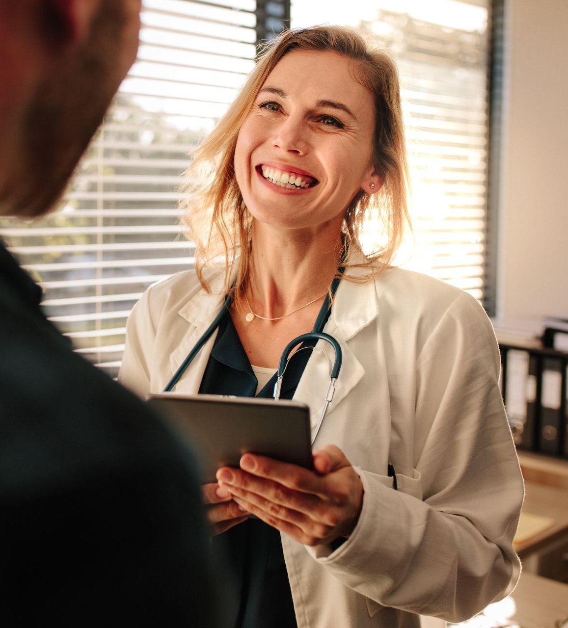 nutritionist meeting with a patient