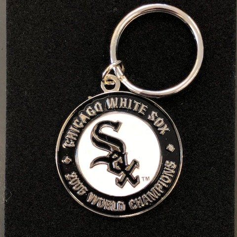 A keychain with the chicago white sox logo on it