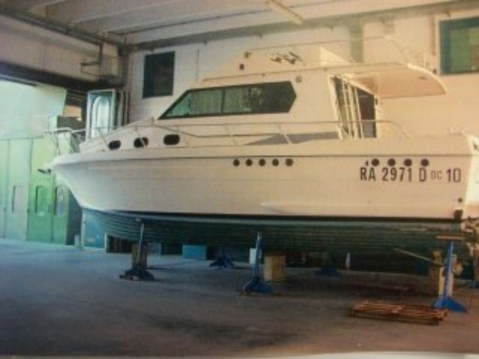 verniciatura esterna imbarcazione