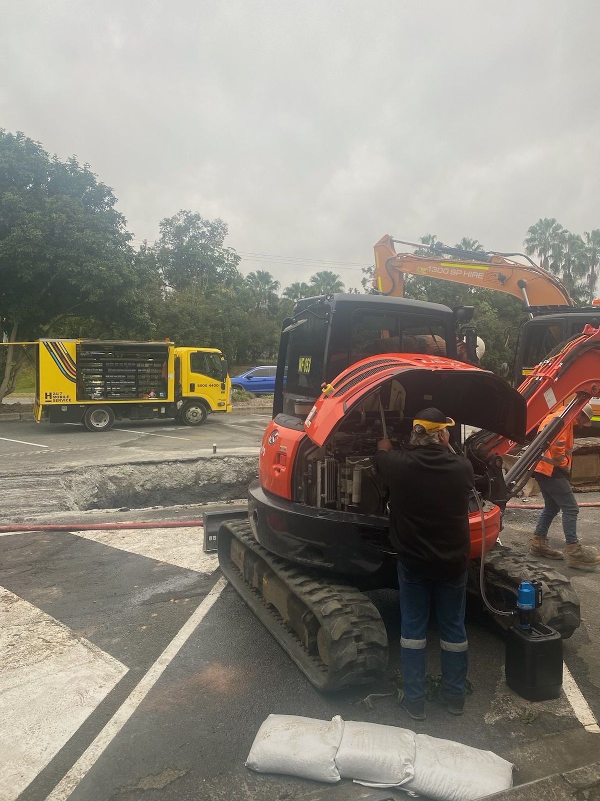 Hydraulic Trucks — Gold Coast, QLD — Hydraulink