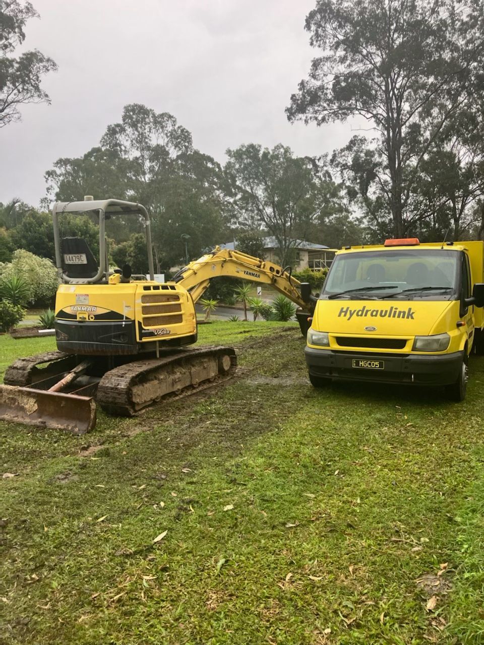 Bulldoser And Yellow Truck — Gold Coast, QLD — Hydraulink