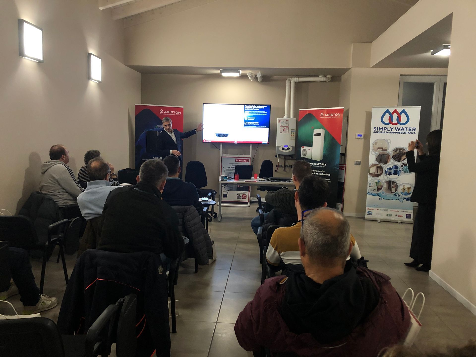 Incontro di presentazione Simply Water