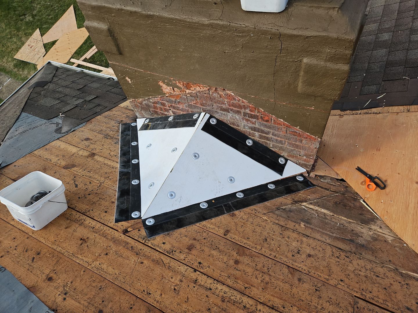 Slagle Roofing and Construction 197