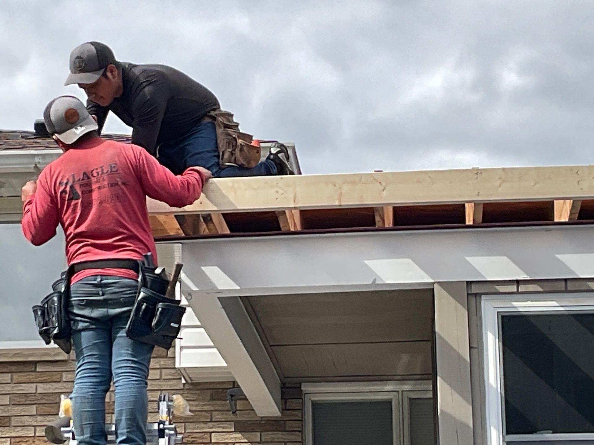 Slagle Roofing and Construction 207