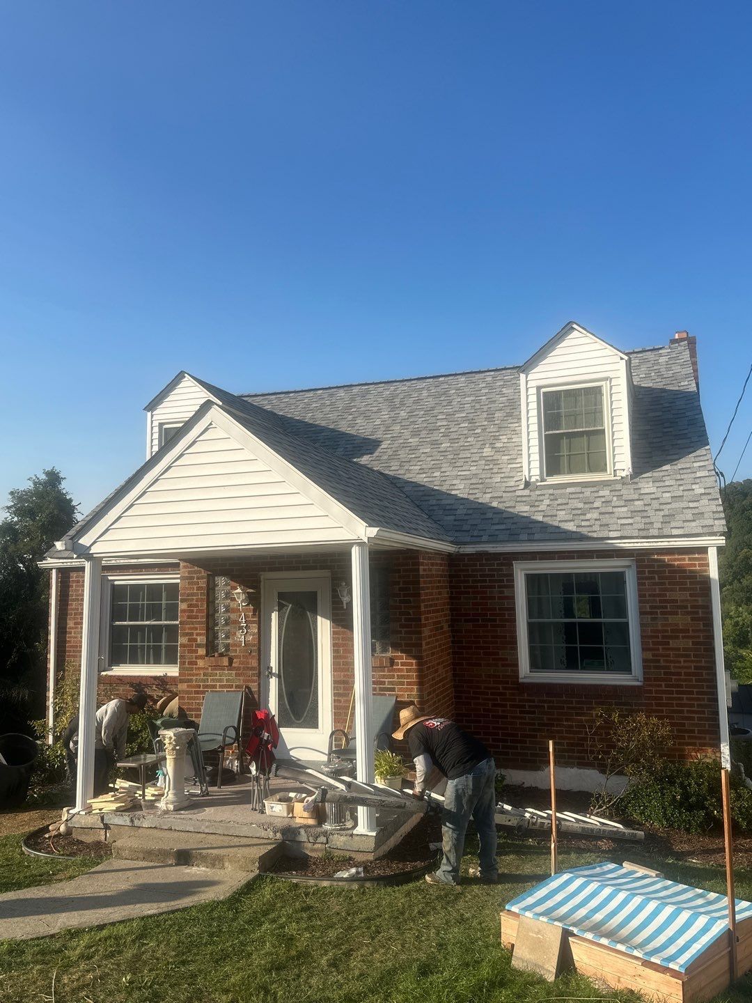 Slagle Roofing and Construction 381