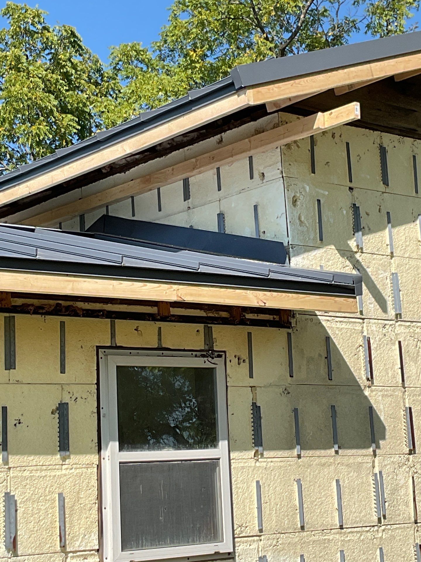 Slagle Roofing and Construction 432