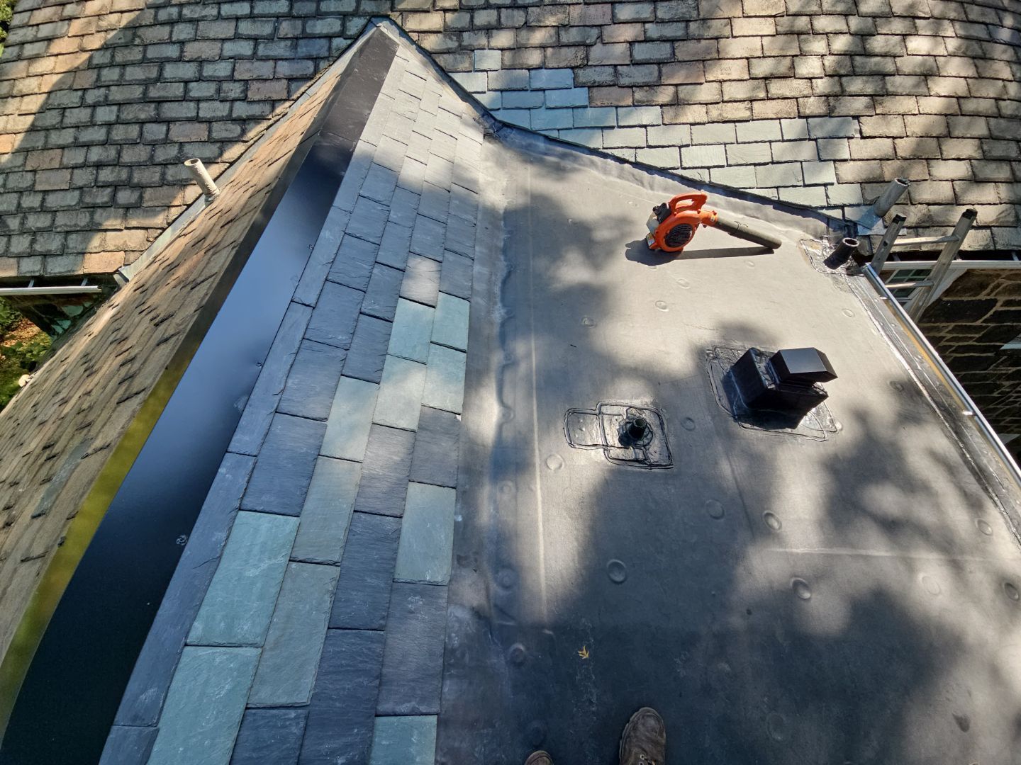 Slagle Roofing and Construction 433