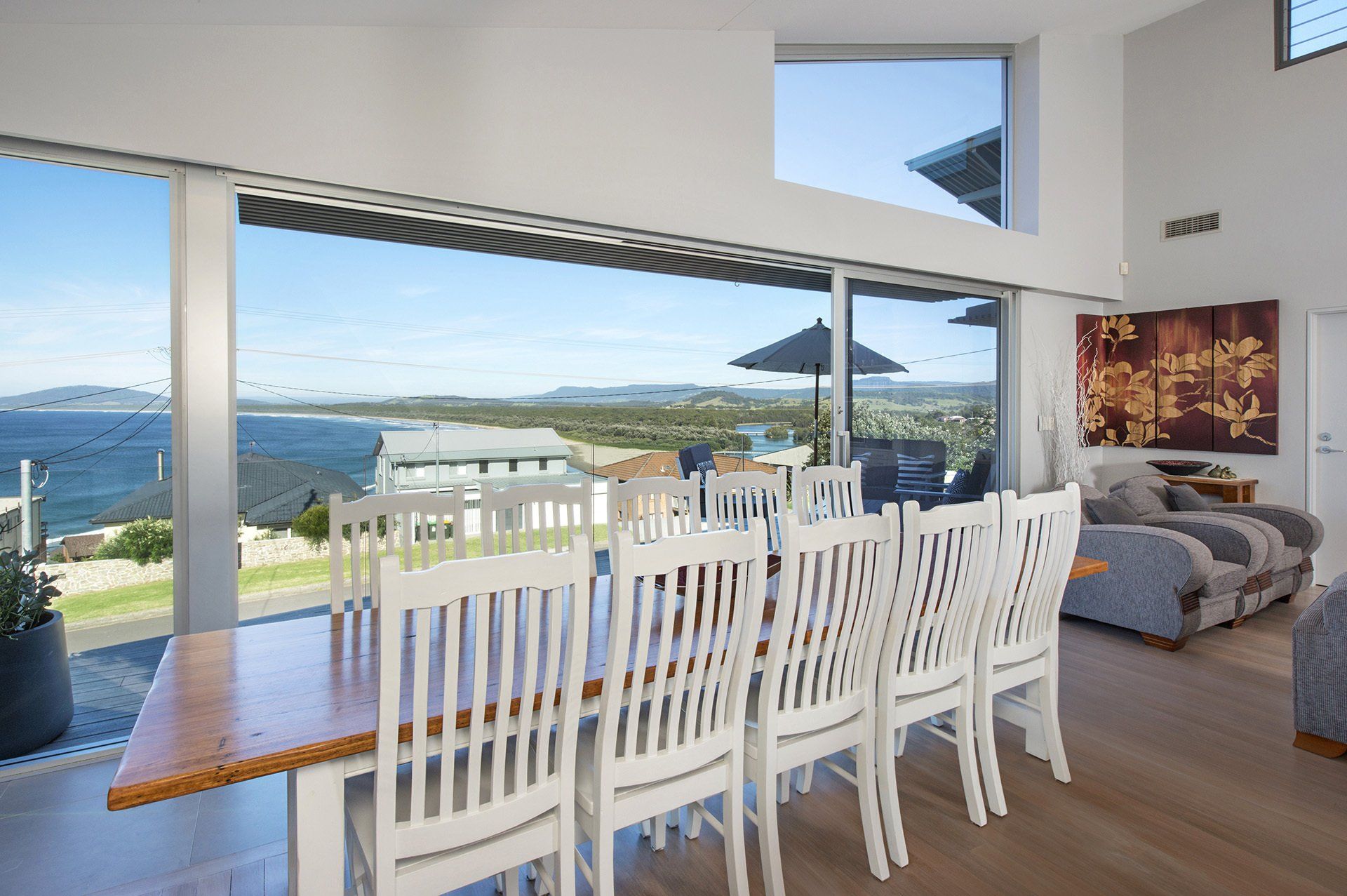 dining room of Elanora Gerroa