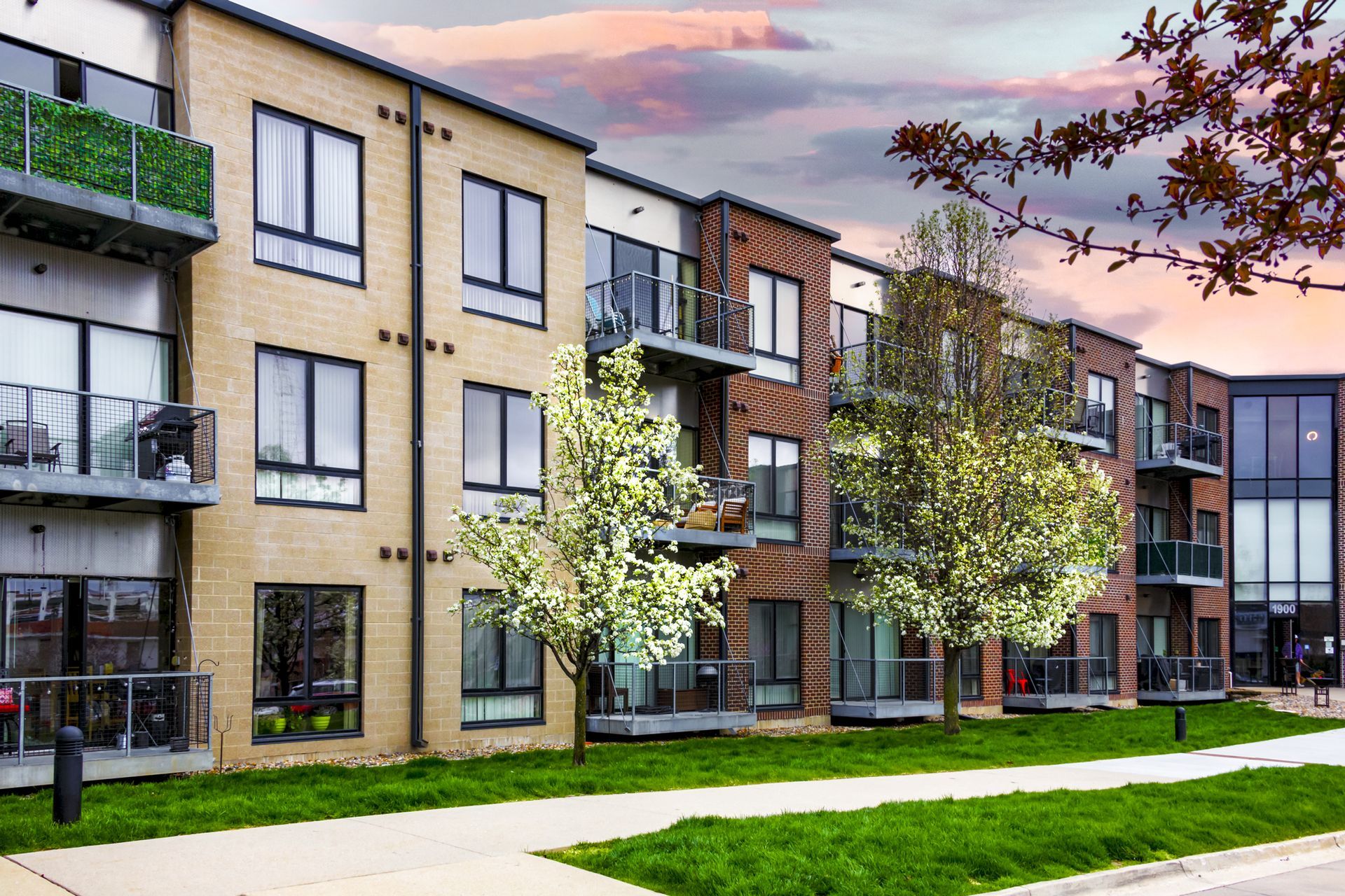 Windsor Heights, IA, Apartments Ingersoll Square Photos