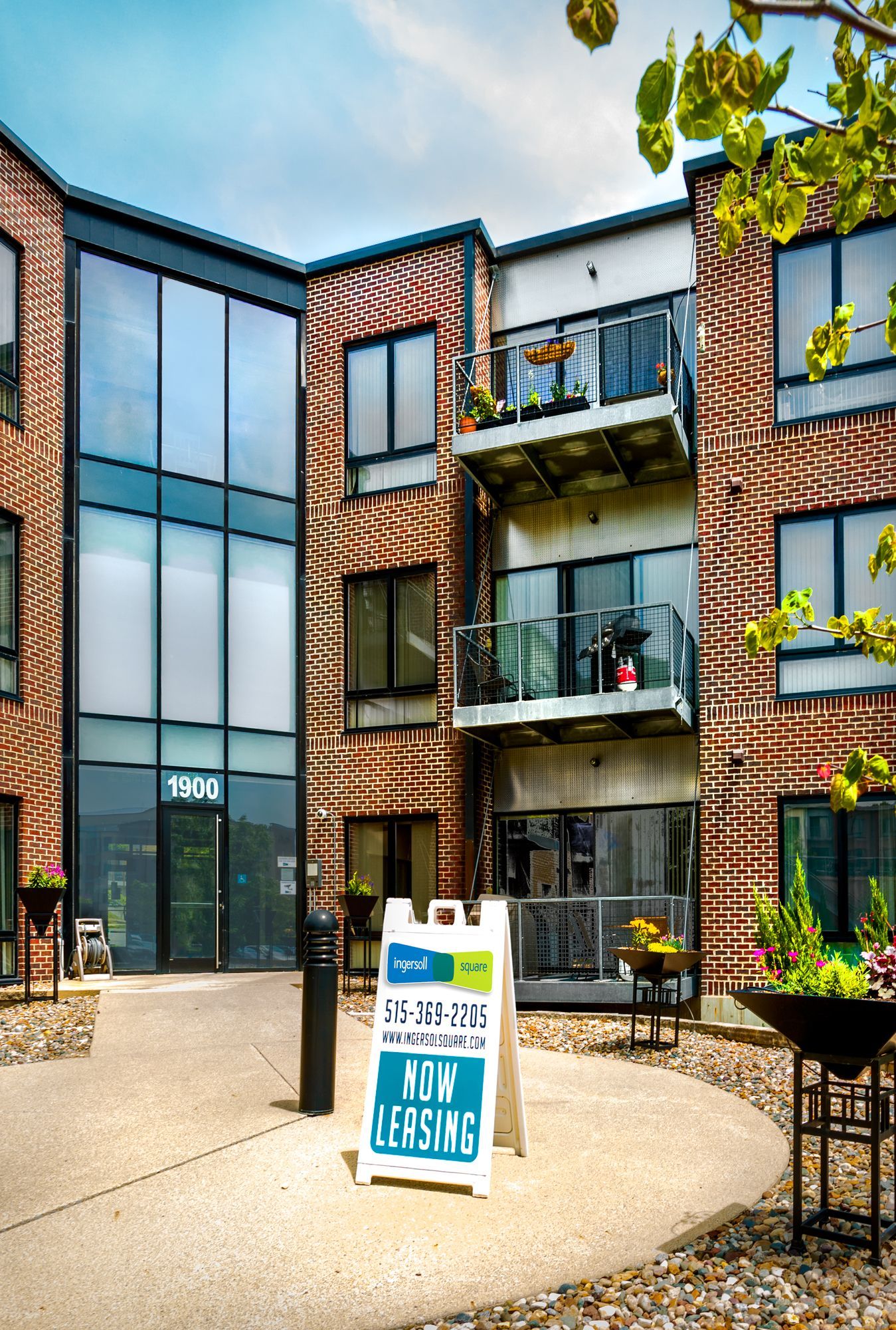 Windsor Heights, IA, Apartments Ingersoll Square Photos