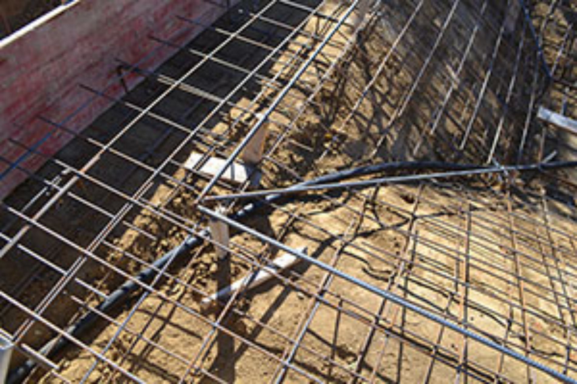 armatura costruzione piscina