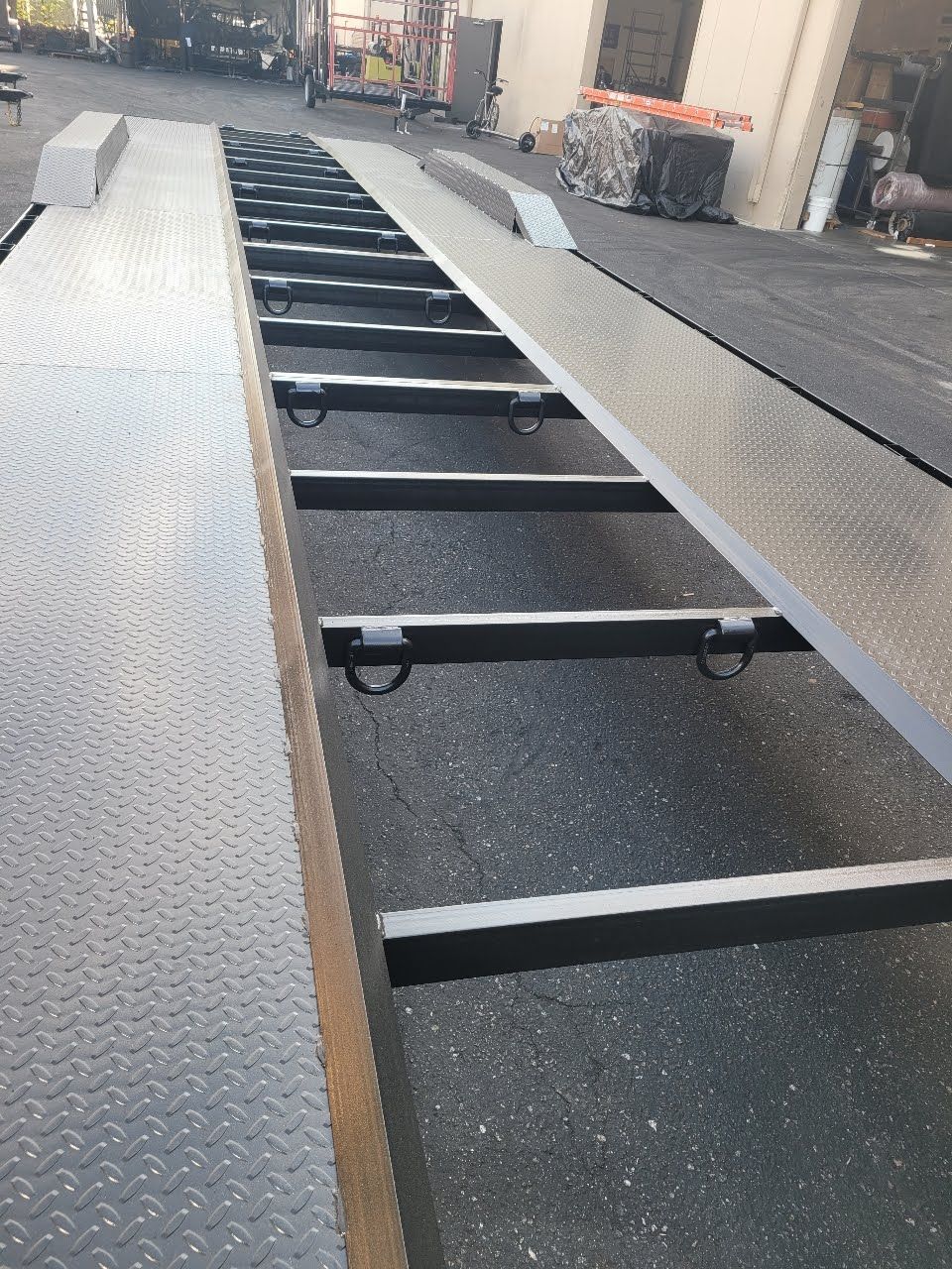 Flatbed With Opened Middle Front Left View Closeup