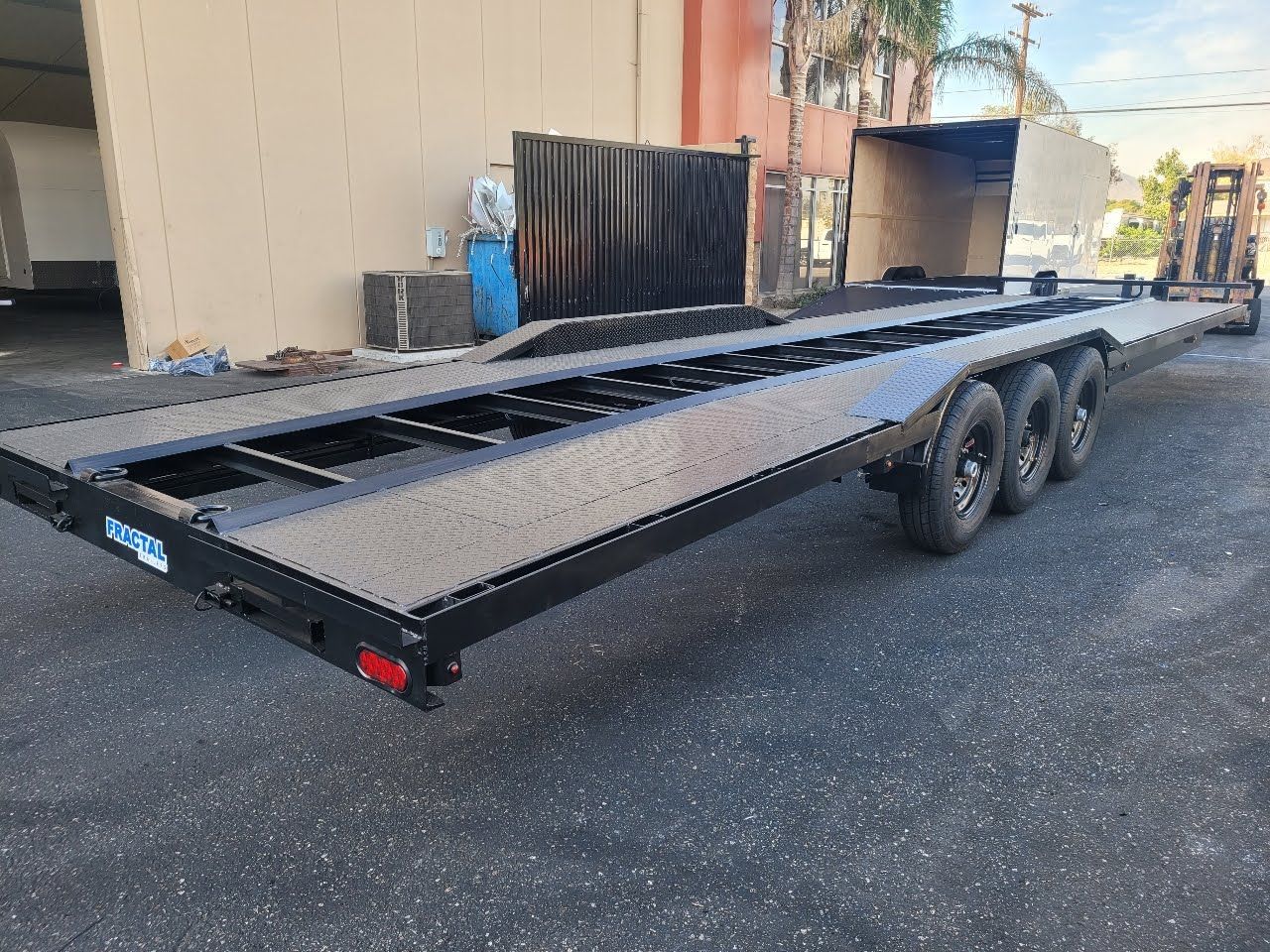 Flatbed With Opened Middle Rear Right View