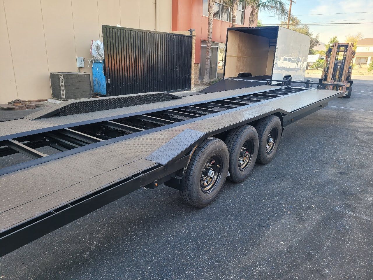 Flatbed With Opened Middle Rear Right View Closeup