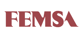 Logotipo da FEMSA em tom bordô.