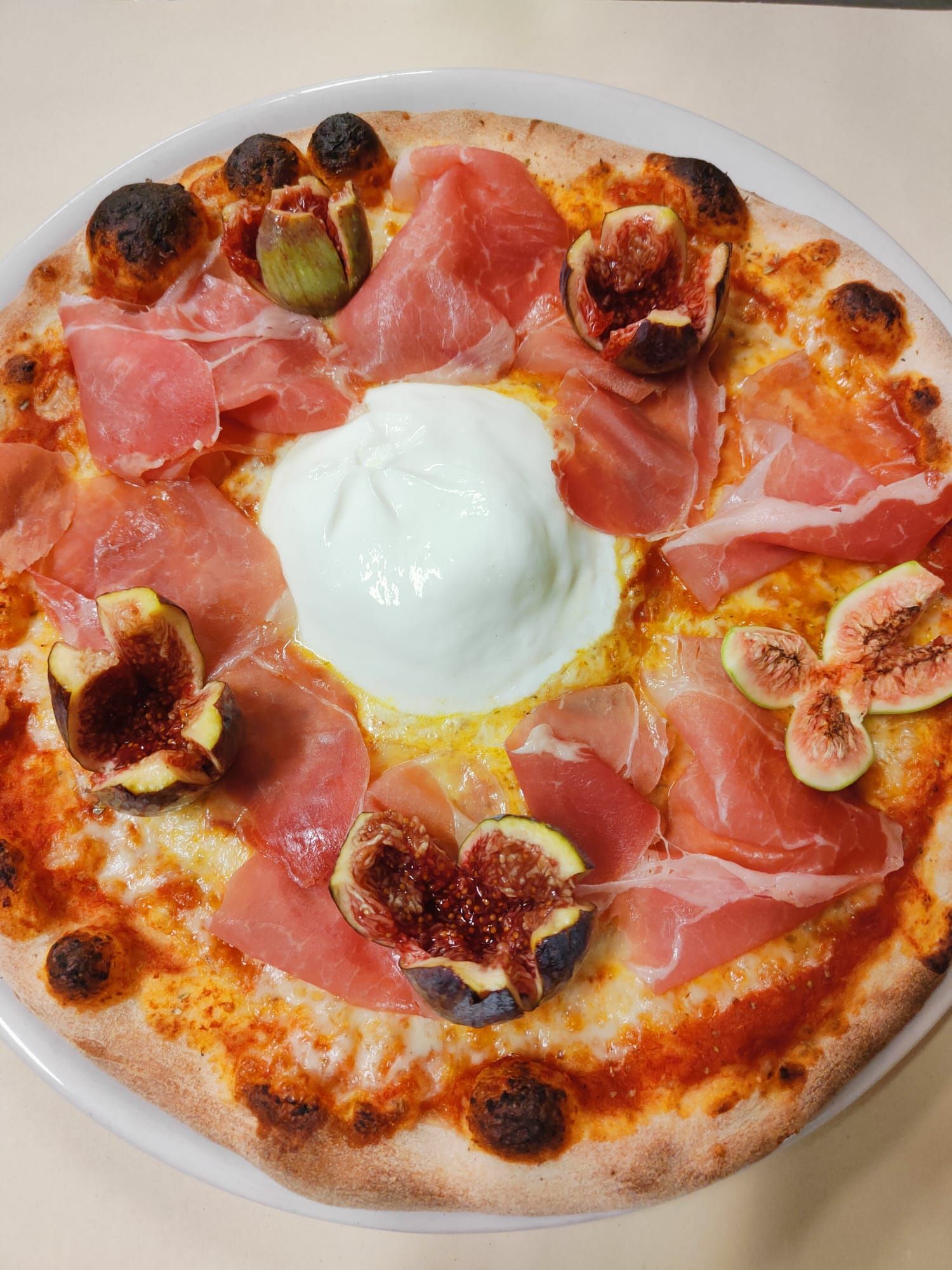 pizza prosciutto e fichi
