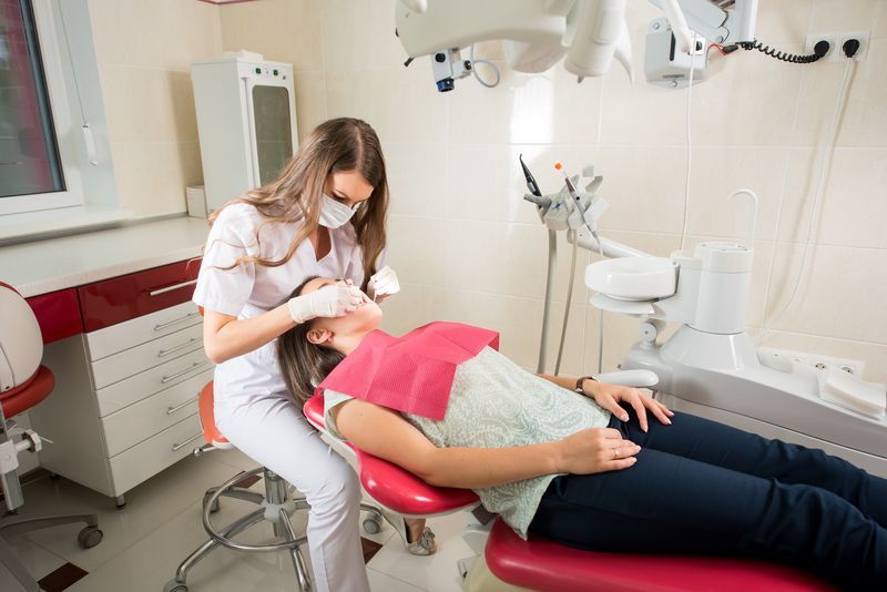 Handling Dental Emergencies: A Guide for Dealing with Common Dental Issues